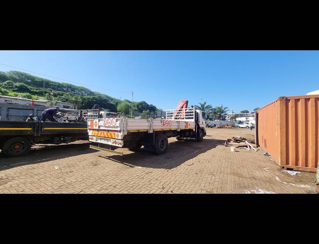 1,632M² INDUSTRIAL YARD FOR SALE IN UMGENI PARK